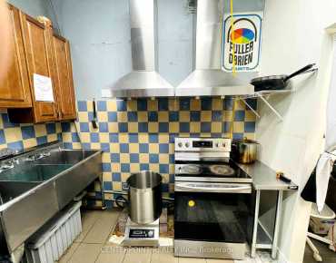 23 - 15 Northtown Way Willowdale East, 多伦多商业用地规划为Commercial并占地352.00平方尺
