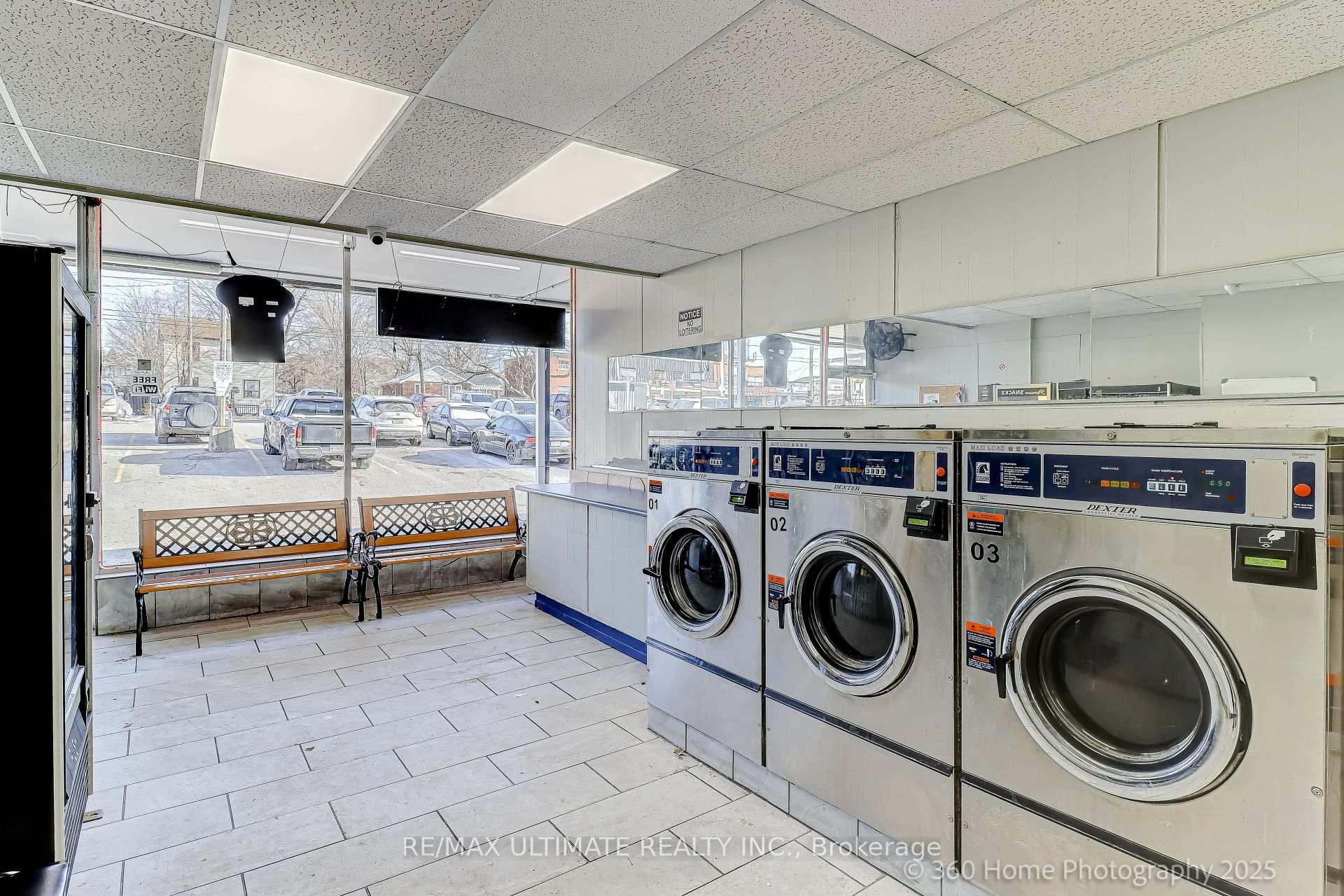 1100-06 Victoria Park Ave Toronto | Coin Laundromat