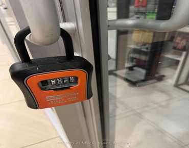 36 - 384 Yonge St Bay Street Corridor, Toronto is zoned as Commercial Condo with total area of 225.70 sqft
