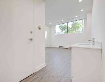 
2900 Yonge St Lawrence Park South is zoned as Commercial/Residential(2) with total area of 1,585 sqft