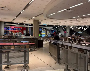 45 Industrial St Leaside商业用地规划为就业与商业用地物业占地1,388平方尺