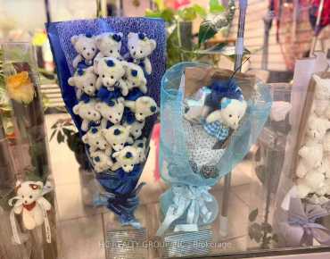 2E11 - 9390 Woodbine Ave Cachet, Markham is zoned as Commercial with total area of 290.00 sqft