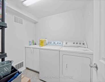 578 Marlee Ave Yorkdale-Glen Park, 多伦多商业用地规划为Commercial并占地900.00平方尺
